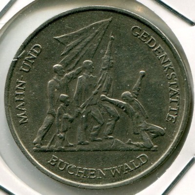Монета ГДР 10 марок 1972 год. Мемориал "Бухенвальд".