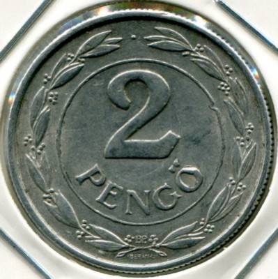Монета Венгрия 2 пенго 1942 год.