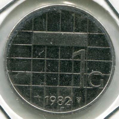 Монета Нидерланды 1 гульден 1982 год.